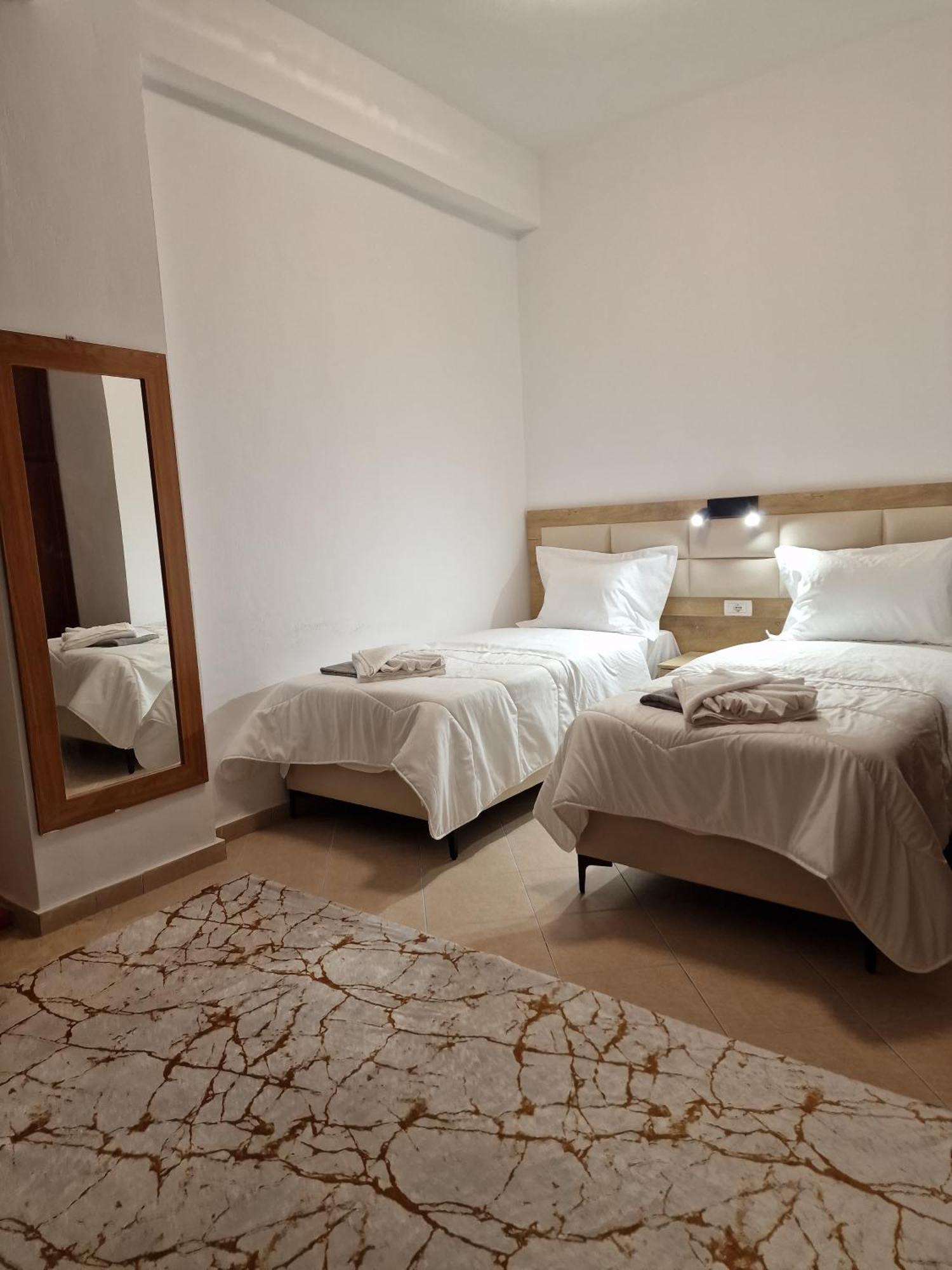 Apartment Antigona Gjirokastër Eksteriør billede
